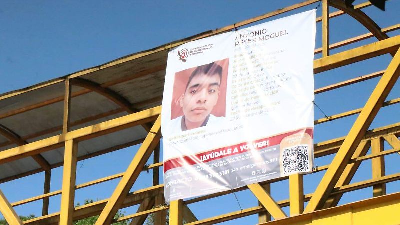 Familiares de adolescente desaparecido bloquean bulevar Xalapa-Banderilla